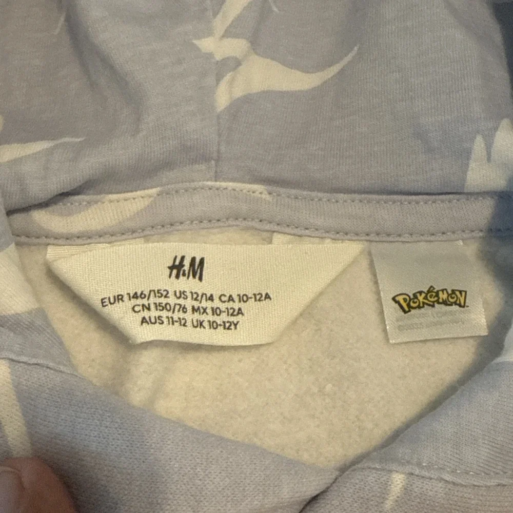 H&M Pokémon Jigglypuff Printed Oversized Light Blue Hoodie Kids Size 12/14 Rare